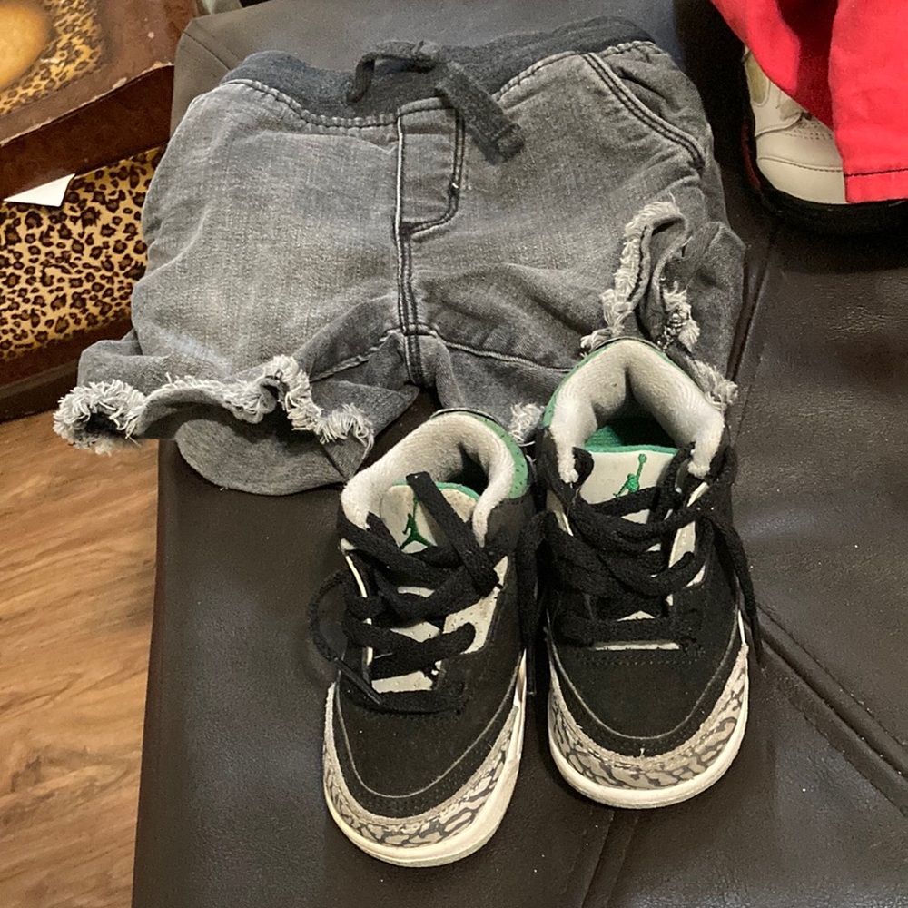 Oshkosh pants 18mth fairly worn